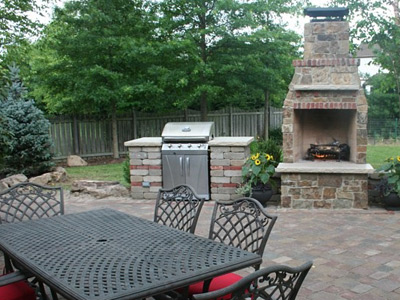 Outdoor-Fireplaces